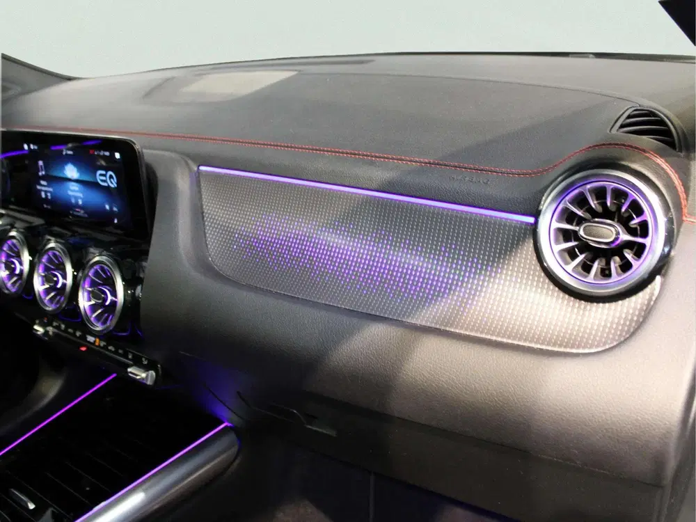 Mercedes-Benz EQA 250+ AMG Line 71 kWh Panorama dak uit 2023, foto 16