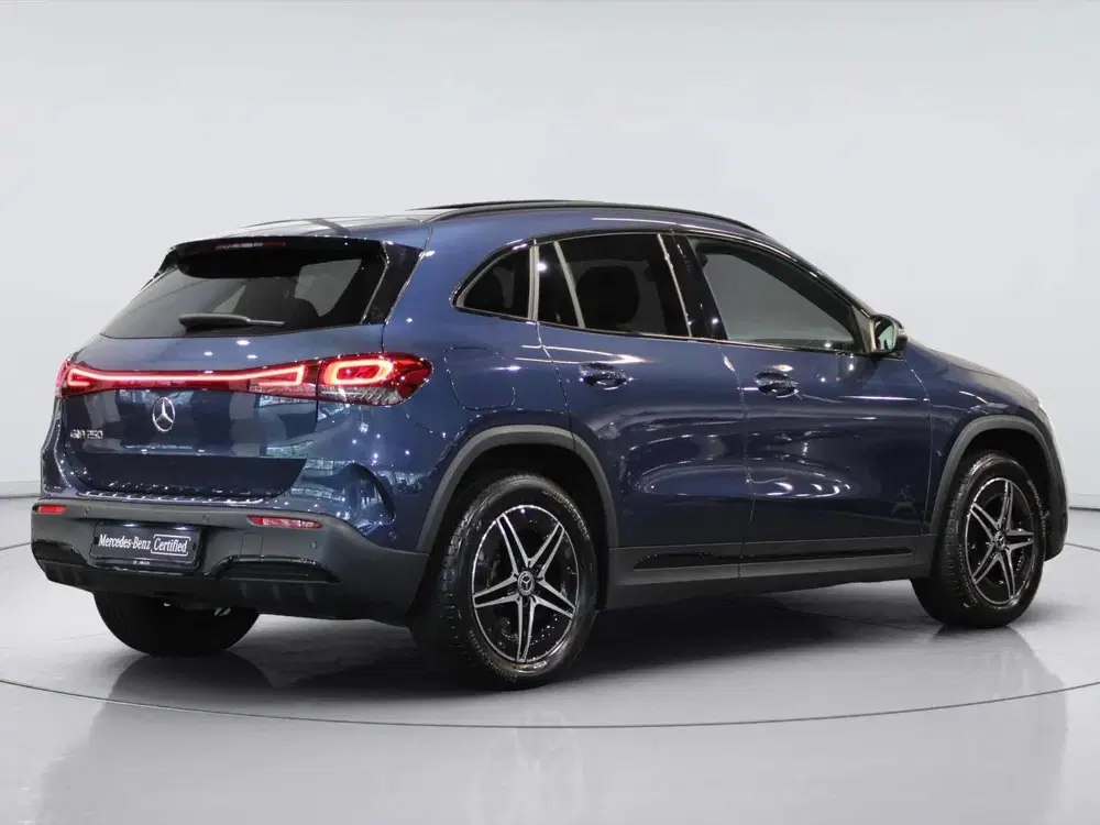 Mercedes-Benz EQA 250+ AMG Line 71 kWh Panorama dak uit 2023, foto 2