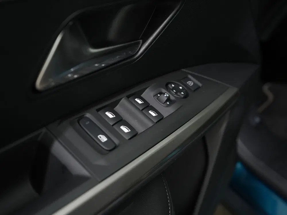 Peugeot 3008 1.2 HYBRID 145PK ALLURE E-DCS6 uit 2025, foto 18