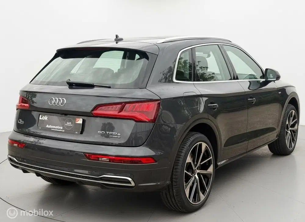 Audi Q5 50 TFSI e quattro S edition PANO uit 2020, foto 2