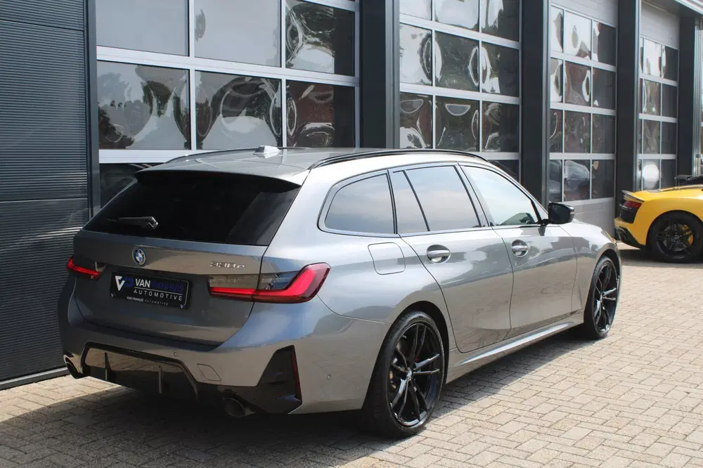 BMW 3-serie 330e M-Sport Pro uit 2024, foto 14