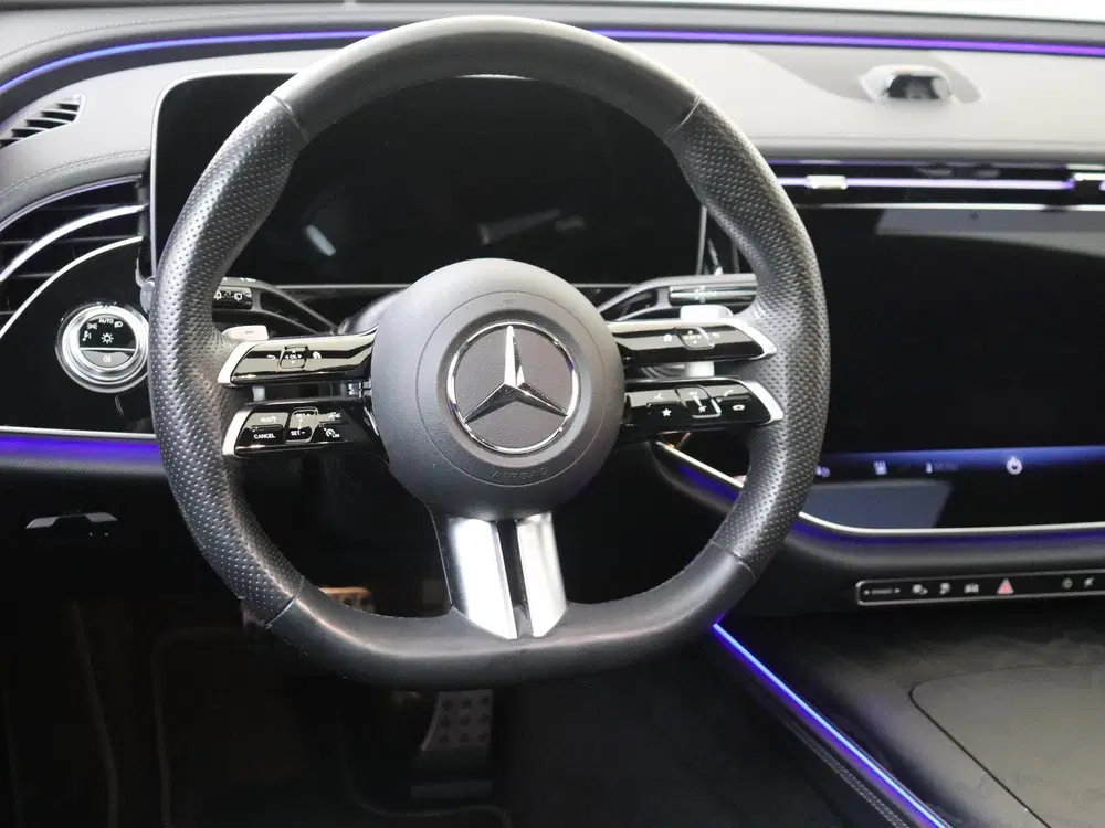 Mercedes-Benz E-Klasse 300 e AMG Line Premium uit 2024, foto 10