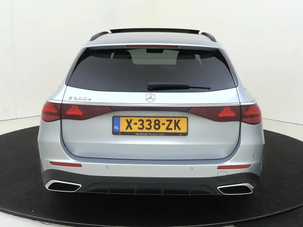 Mercedes-Benz E-Klasse 300 e AMG Line Premium uit 2024, foto 7