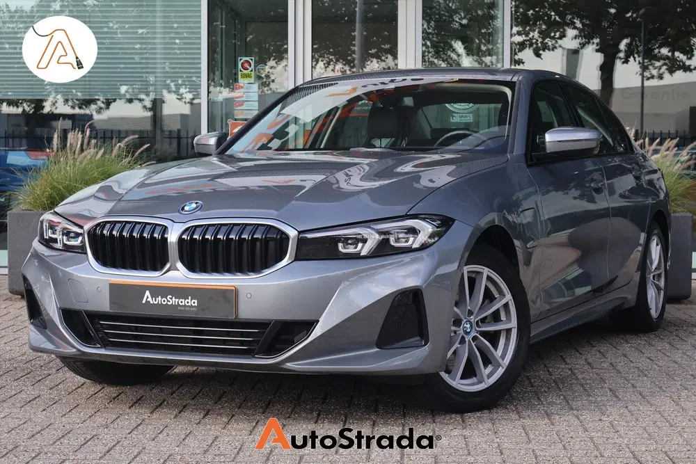 BMW 3-serie 320e High Executive 204pk uit 2024