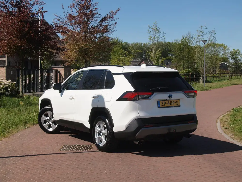 Toyota RAV4 2.5 Hybrid AWD Active | Camera | Trekhaak 1650 t uit 2019, foto 2