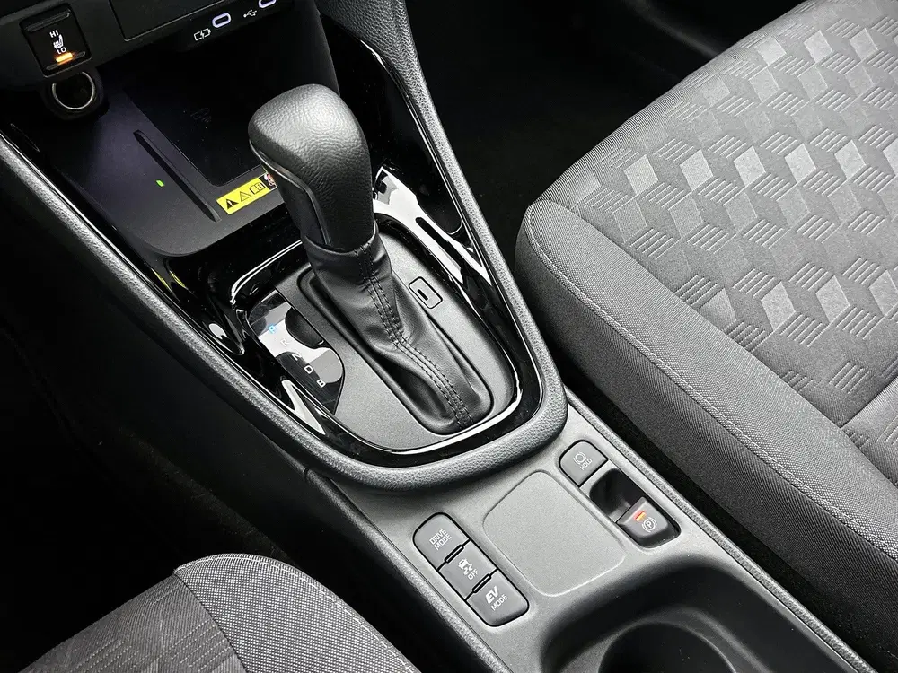 Toyota Yaris 1.5 Hybrid 115 First Edition Comfort Pack uit 2025, foto 11