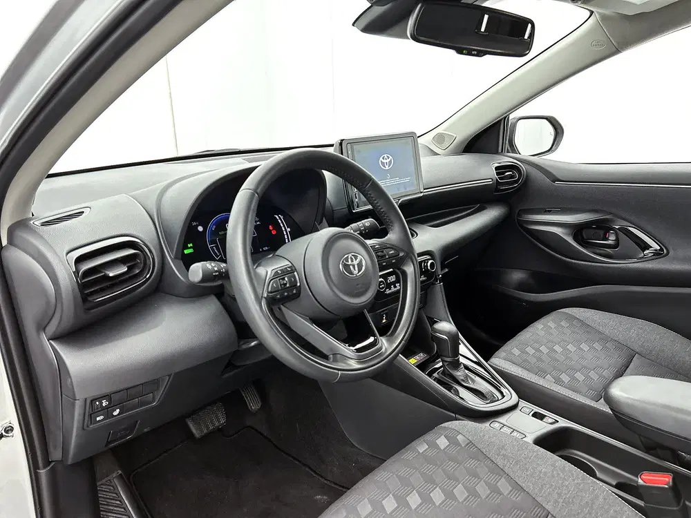 Toyota Yaris 1.5 Hybrid 115 First Edition Comfort Pack uit 2025, foto 17