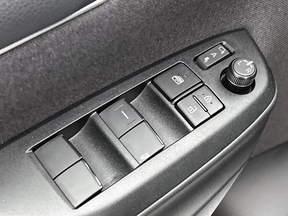 Toyota Yaris 1.5 Hybrid 115 First Edition Comfort Pack uit 2025, foto 19