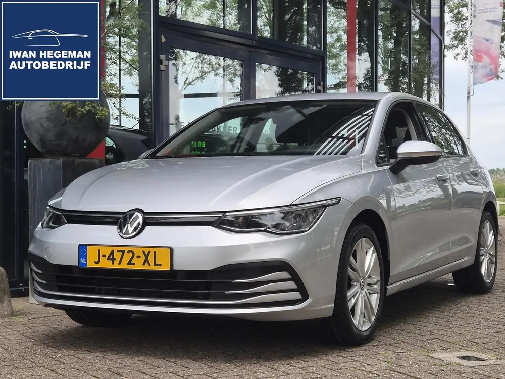 Volkswagen Golf 1.0 TSI Life | Navigatie Via Apple Carplay | Climate Control | Parkeersensoren Golf 1.0 TSI Life | Navigatie via Apple carplay | uit 2020