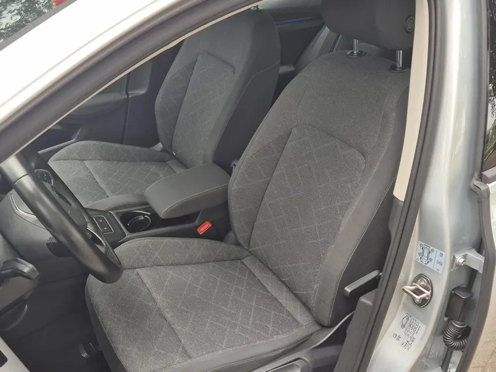 Volkswagen Golf 1.0 TSI Life | Navigatie Via Apple Carplay | Climate Control | Parkeersensoren Golf 1.0 TSI Life | Navigatie via Apple carplay | uit 2020, foto 12