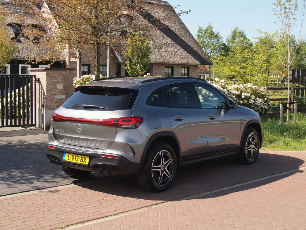 Mercedes-Benz EQA 250 Business Solution AMG 67 kWh uit 2021, foto 11