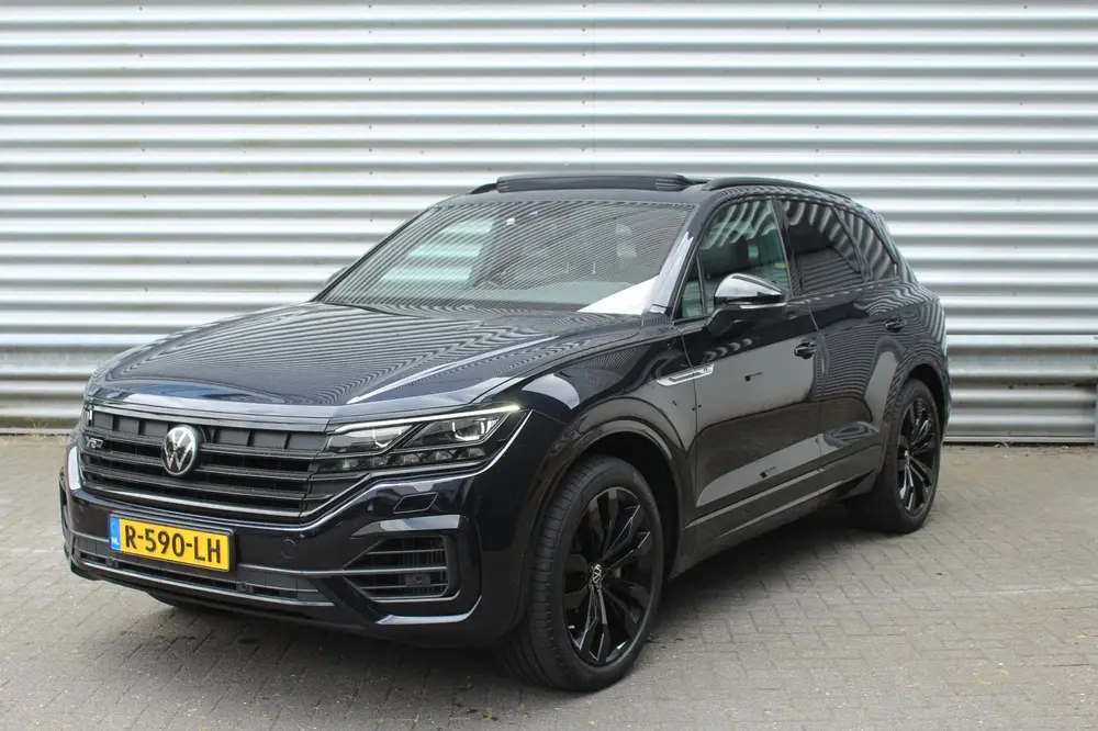 Volkswagen Touareg 3.0 TSI 340pk R-Line DSG8 Panoramadak Tre uit 2021