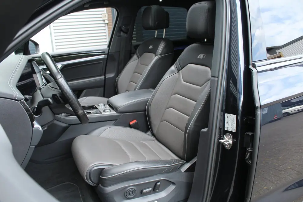 Volkswagen Touareg 3.0 TSI 340pk R-Line DSG8 Panoramadak Tre uit 2021, foto 10