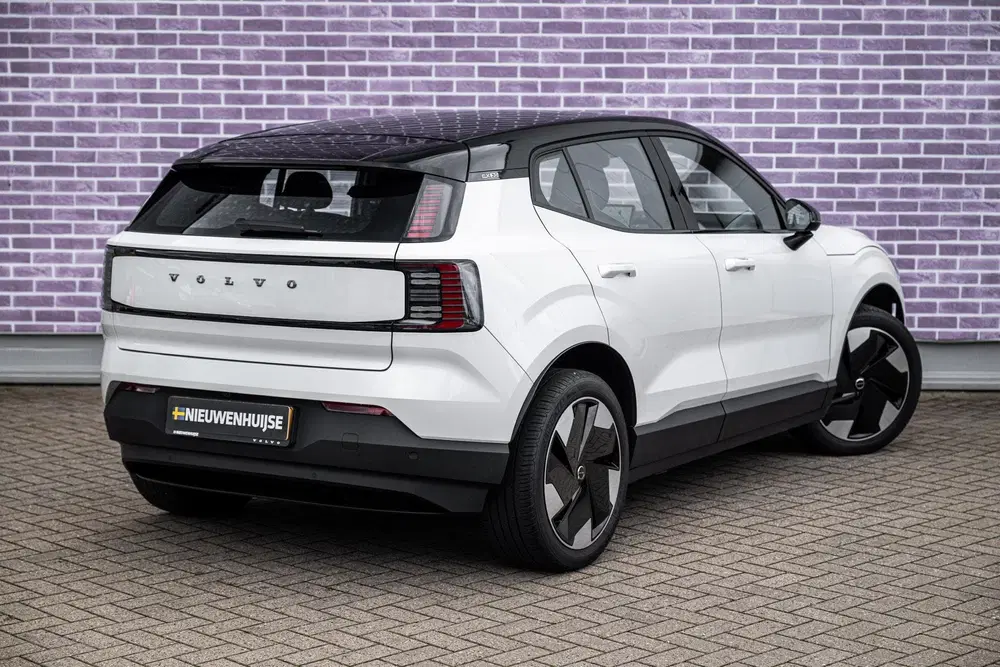 Volvo EX30 Single Motor Extended Range Plus 69 kWh uit 2024, foto 15