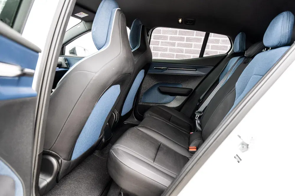 Volvo EX30 Single Motor Extended Range Plus 69 kWh uit 2024, foto 7