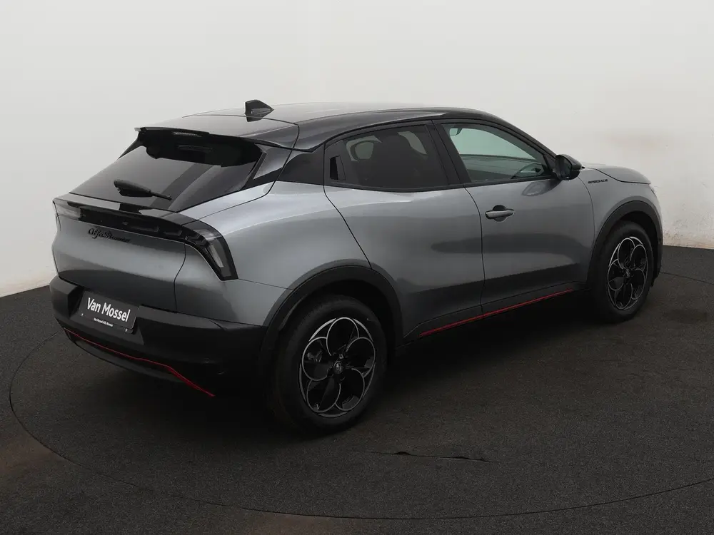 Alfa Romeo Junior Elettrica Speciale 54 kWh uit 2024, foto 17