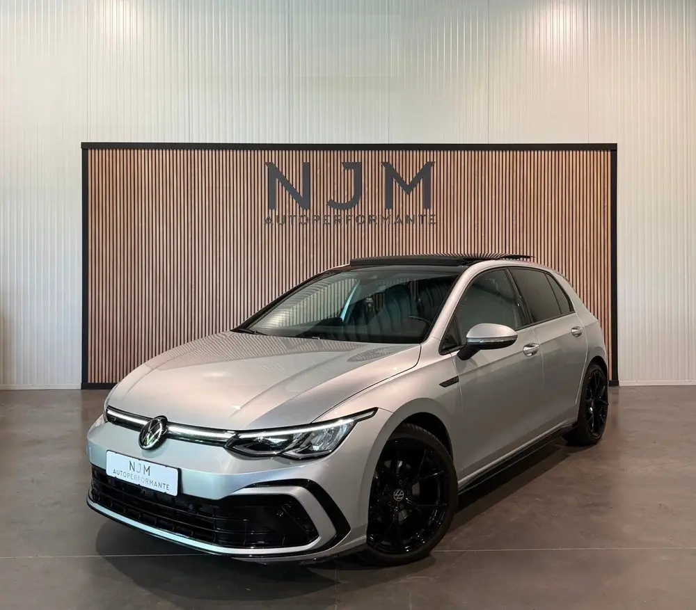 Volkswagen Golf 1.5 eTSI R-Line|Pano|Carplay|Sfeer uit 2020