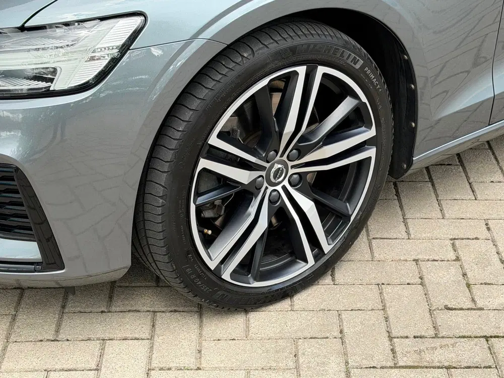 Volvo V60 2.0 T8 Twin Engine AWD R-Design uit 2020, foto 7