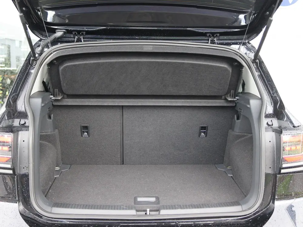 Volkswagen T-Cross 1.0 TSI Life Edition | Navigatie | App-co uit 2025, foto 13