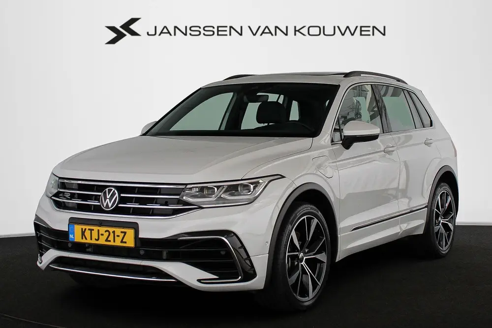 Volkswagen Tiguan 1.4 TSI eHybrid R-Line Business+ Pano Trek uit 2022