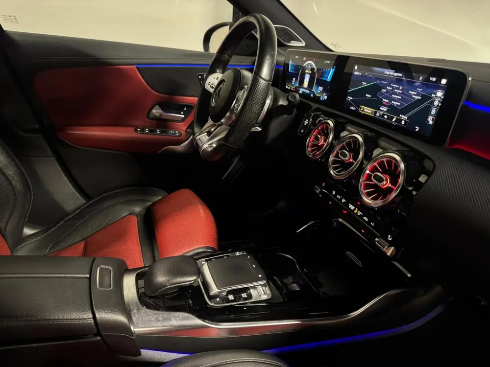 Mercedes-Benz A-Klasse AMG 35 4MATIC Edition 1 PANO KEYLESS uit 2019, foto 17