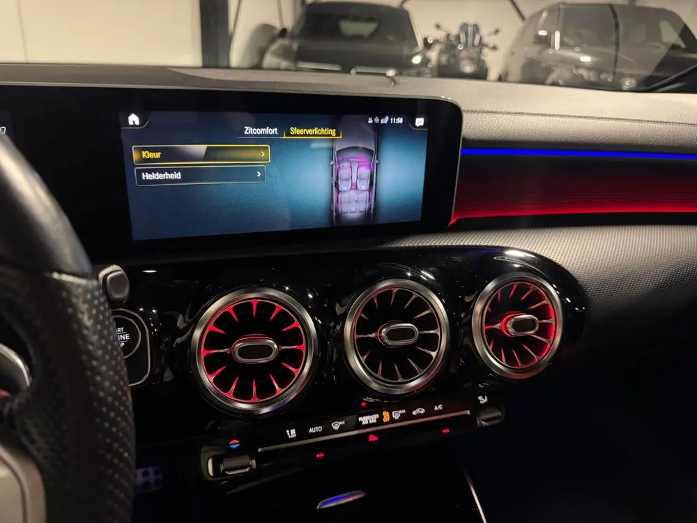 Mercedes-Benz A-Klasse AMG 35 4MATIC Edition 1 PANO KEYLESS uit 2019, foto 18