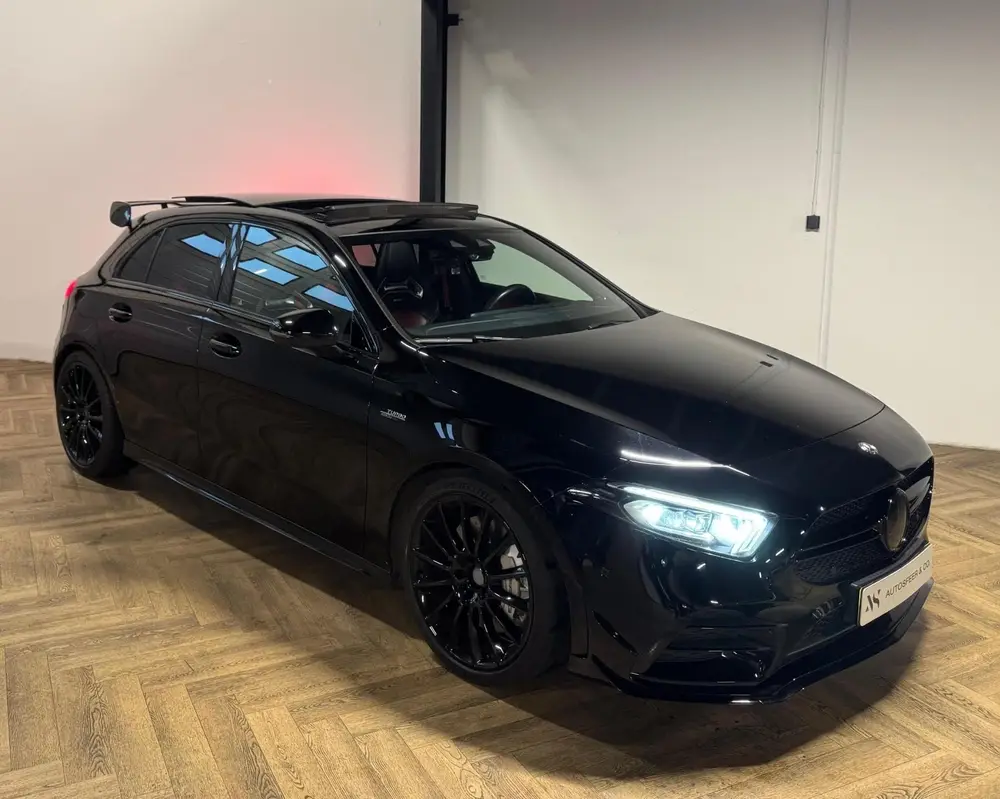 Mercedes-Benz A-Klasse AMG 35 4MATIC Edition 1 PANO KEYLESS uit 2019, foto 2