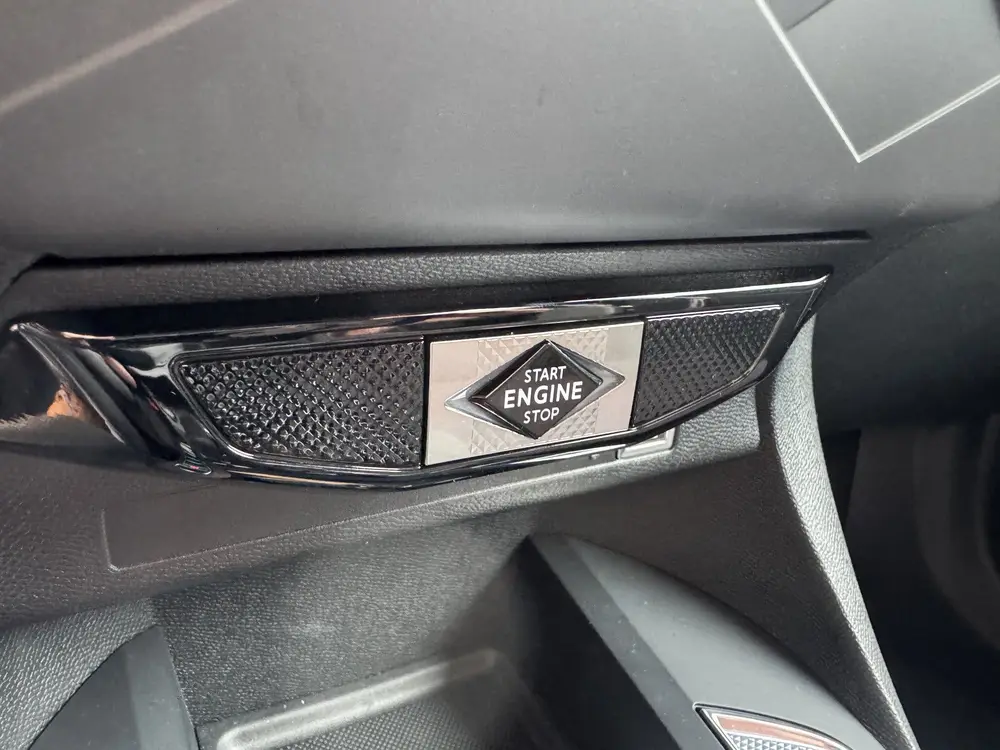 DS Automobiles DS 3 DS DS 3 Hybrid 136pk Performance Line Auto uit 2024, foto 18