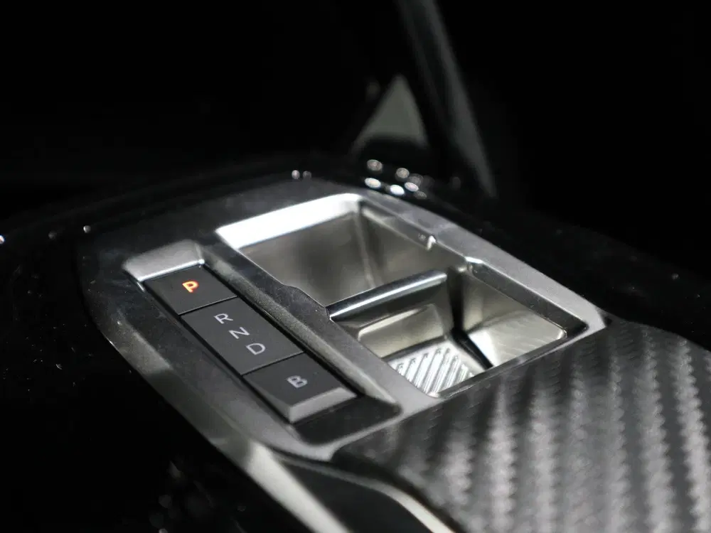 Peugeot 208 1.2 Hybrid 110 e-DCS6 Allure uit 2025, foto 14