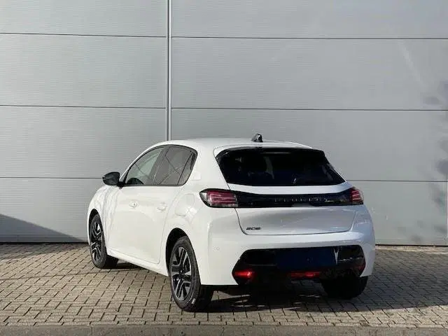 Peugeot 208 1.2 Hybrid 110 e-DCS6 Allure uit 2025, foto 5