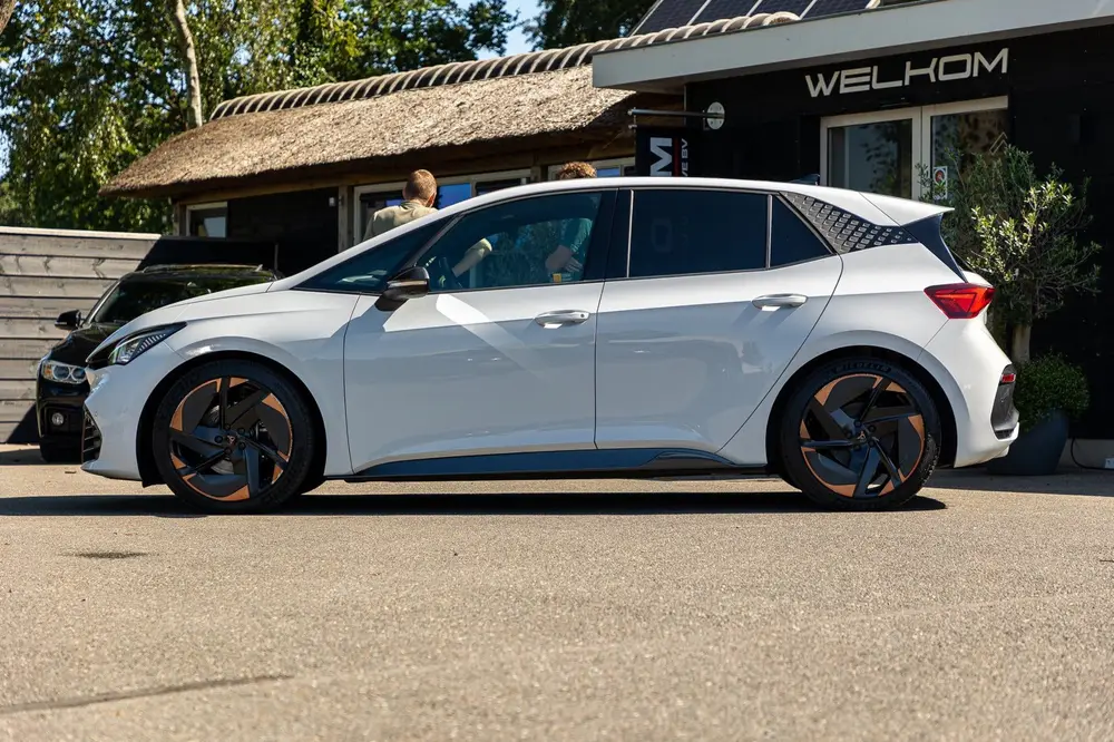 Cupra Born Copper Edition One 62 kWh Soh 89% I Panora uit 2021, foto 10