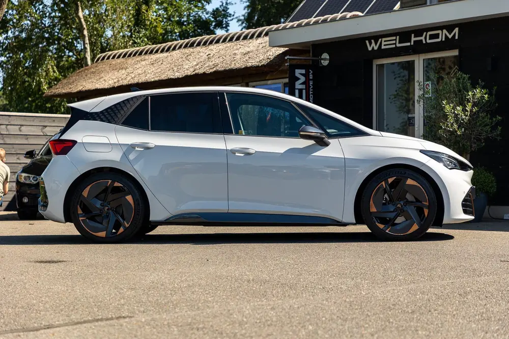 Cupra Born Copper Edition One 62 kWh Soh 89% I Panora uit 2021, foto 12