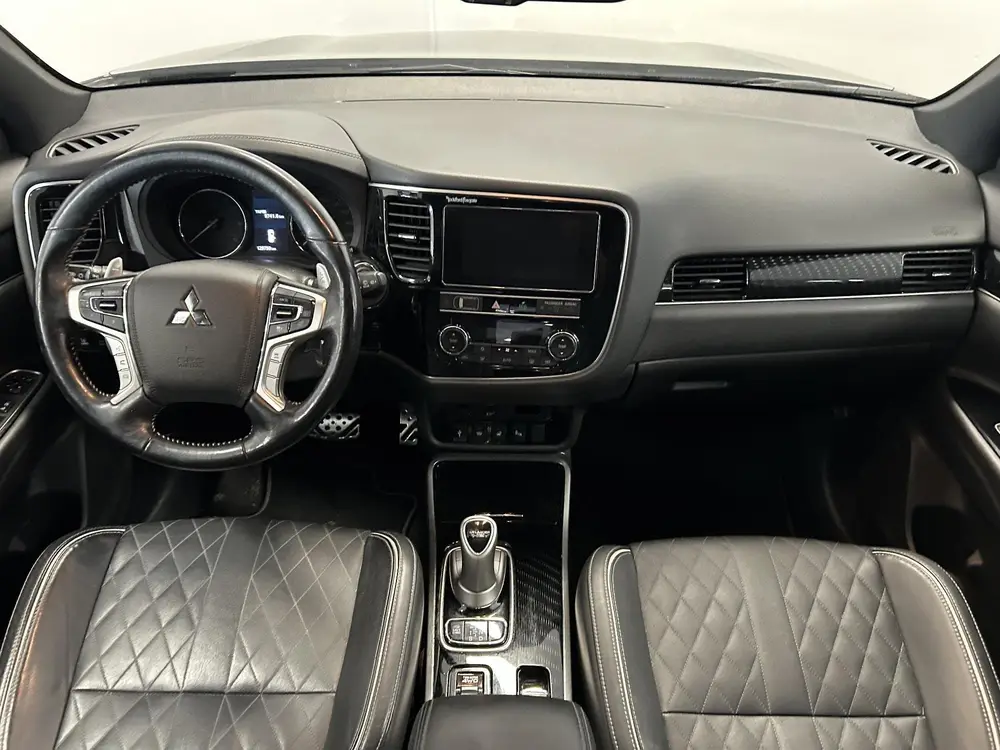 Mitsubishi Outlander 2.4 PHEV S-Edition | SCHUIF-/KANTELDAK uit 2019, foto 3