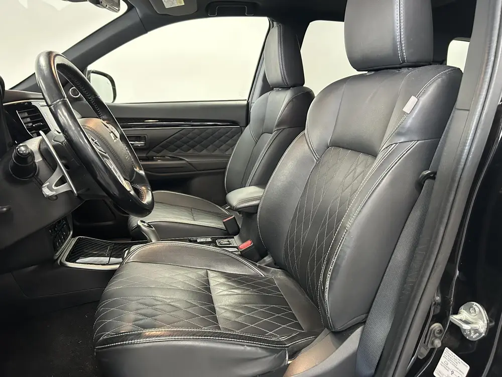 Mitsubishi Outlander 2.4 PHEV S-Edition | SCHUIF-/KANTELDAK uit 2019, foto 7