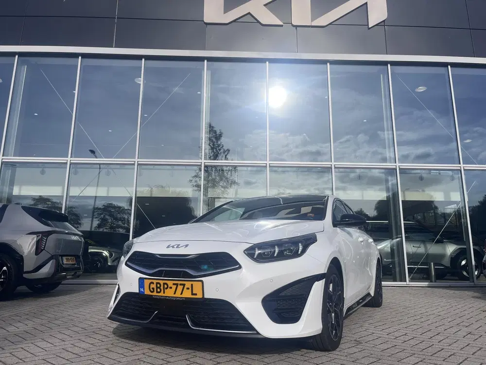 Kia ProCeed 1.5 T-GDi GT-Line Schuifdak uit 2024, foto 2