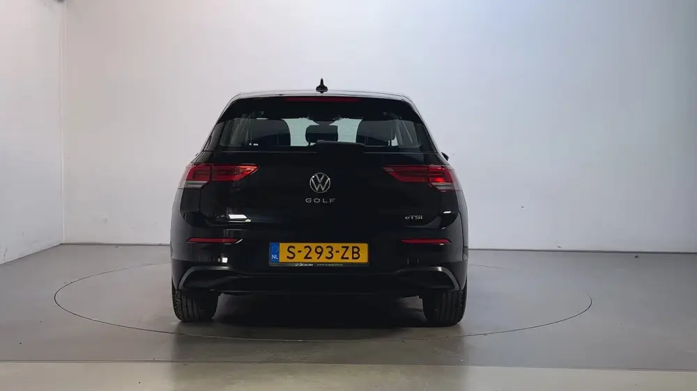 Volkswagen Golf 1.0 eTSI DSG 110pk Life Business Sfeerverlic uit 2023, foto 10