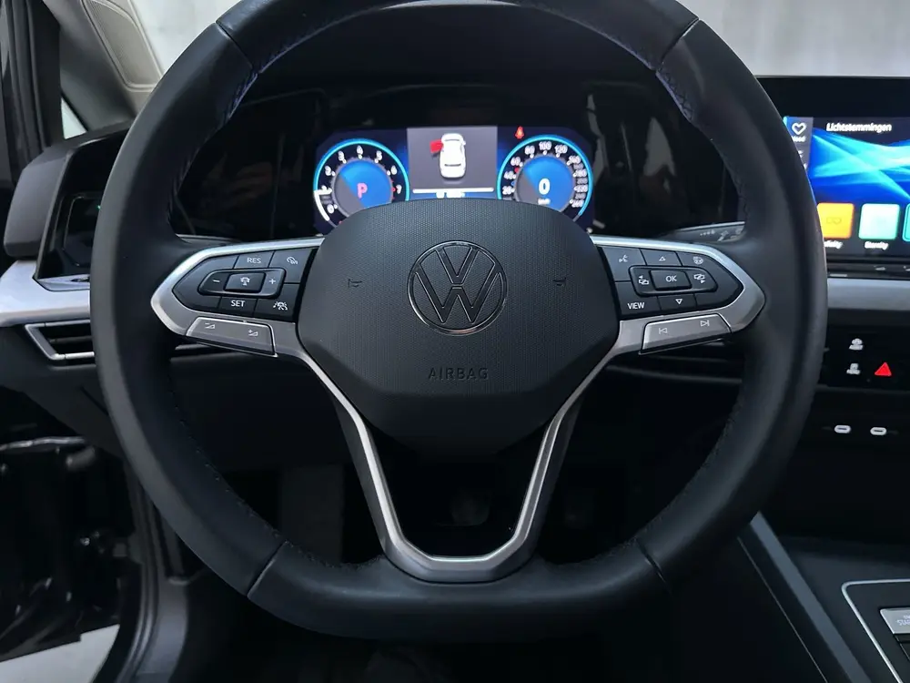Volkswagen Golf 1.0 eTSI DSG 110pk Life Business Sfeerverlic uit 2023, foto 7