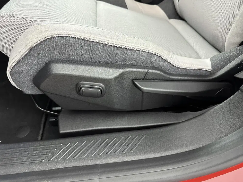Nissan Micra EVOLVE 52 kWh uit 2026, foto 17