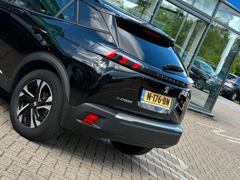 Peugeot 2008 EV Blue Lease Allure 50 kWh uit 2021, foto 9