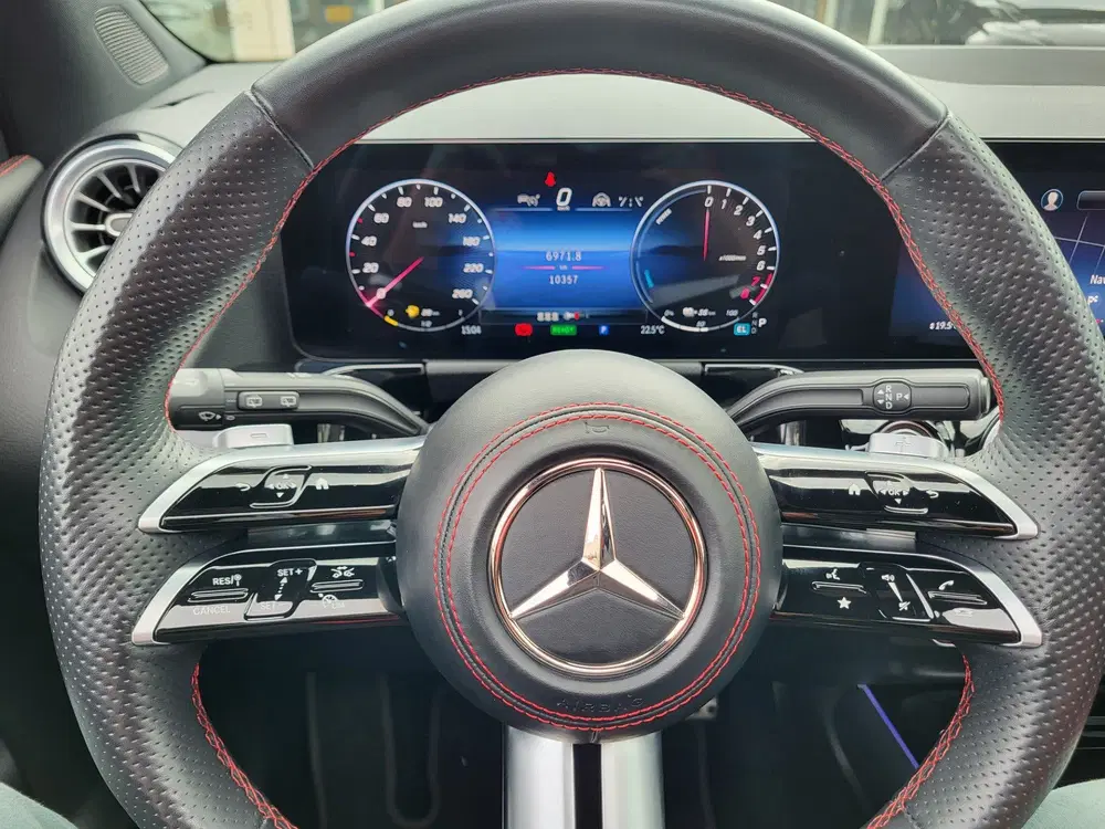 Mercedes-Benz GLA 250 e Star Edition AMG Line Plus uit 2023, foto 16