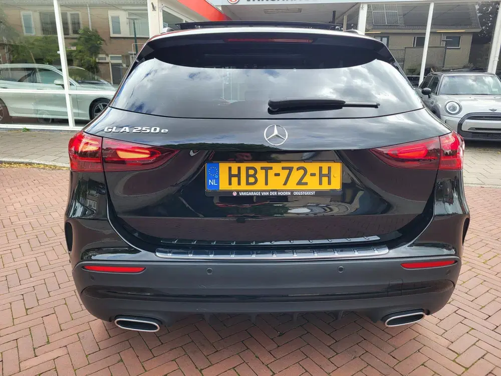 Mercedes-Benz GLA 250 e Star Edition AMG Line Plus uit 2023, foto 4