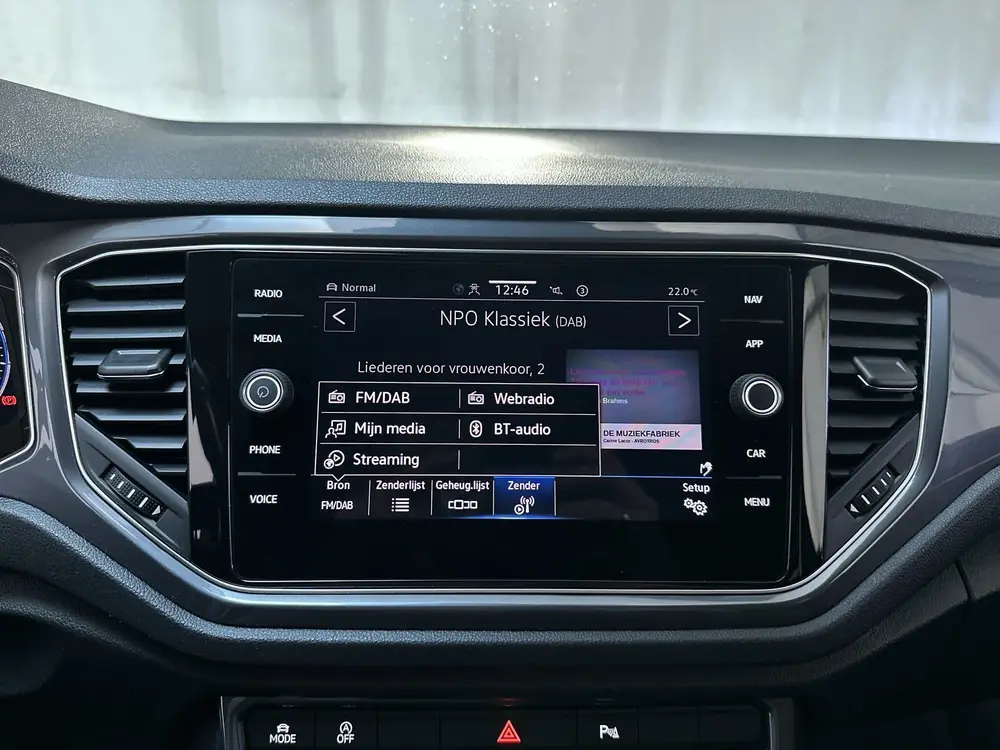 Volkswagen T-Roc 1.5 TSI 150pk DSG Sport Business R R-Line C uit 2021, foto 20