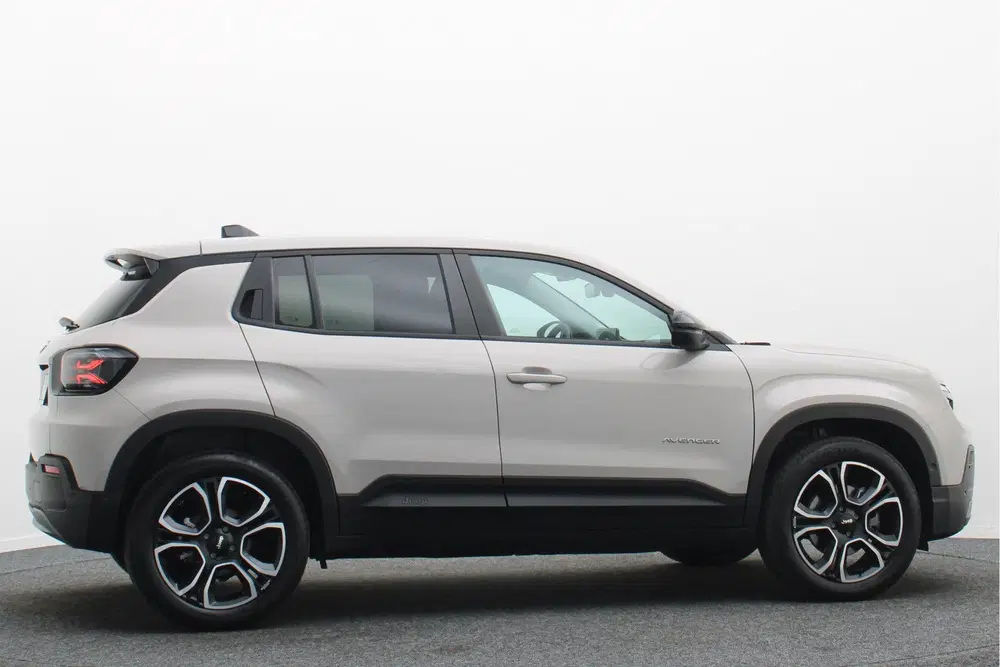 Jeep Avenger Summit 54 kWh Camera uit 2025, foto 8