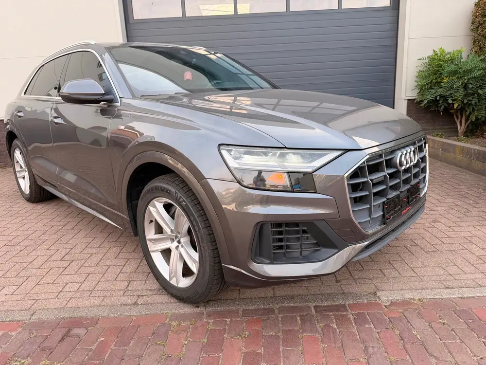 Audi Q8 55 TFSI S Line uit 2019, foto 4