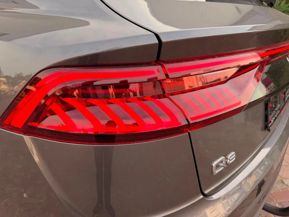 Audi Q8 55 TFSI S Line uit 2019, foto 8
