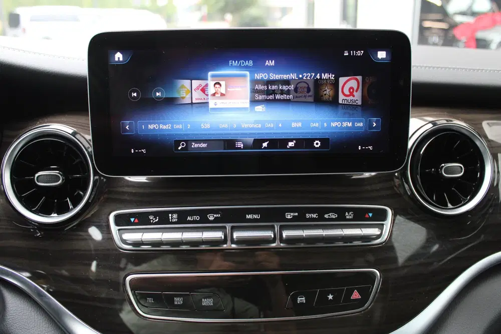 Mercedes-Benz V-Klasse 300d uit 2024, foto 11