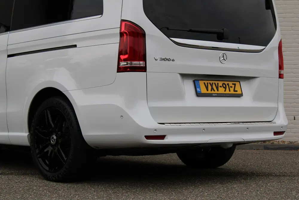 Mercedes-Benz V-Klasse 300d uit 2024, foto 17
