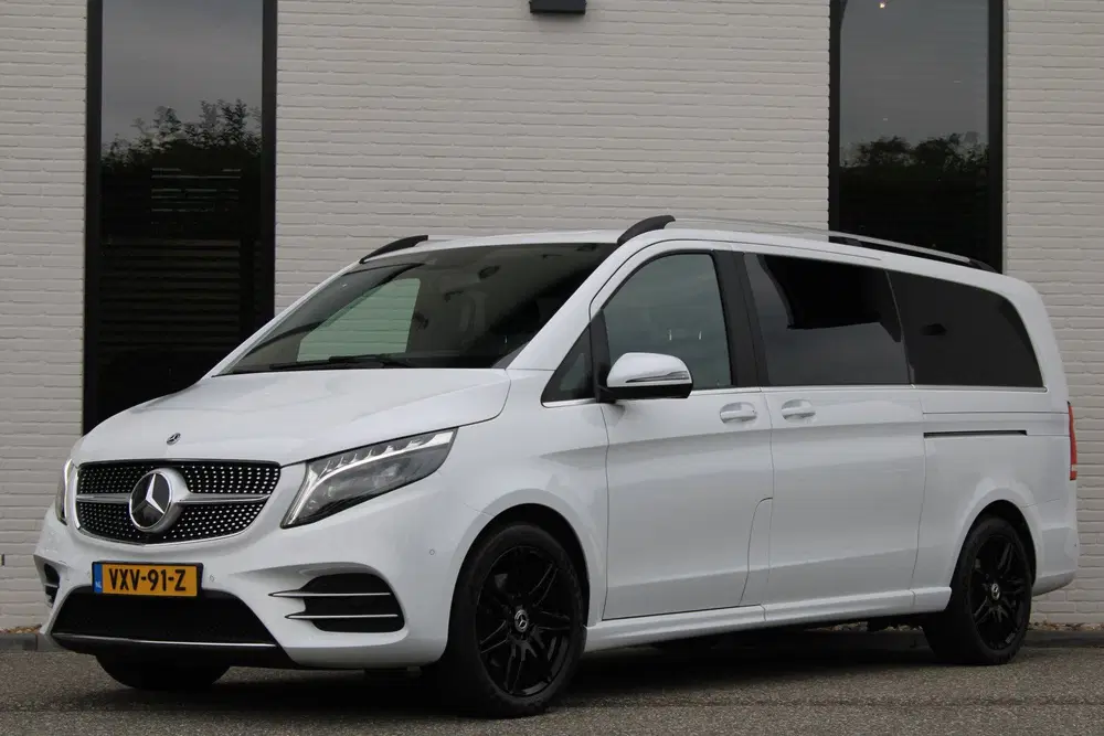 Mercedes-Benz V-Klasse 300d uit 2024, foto 2
