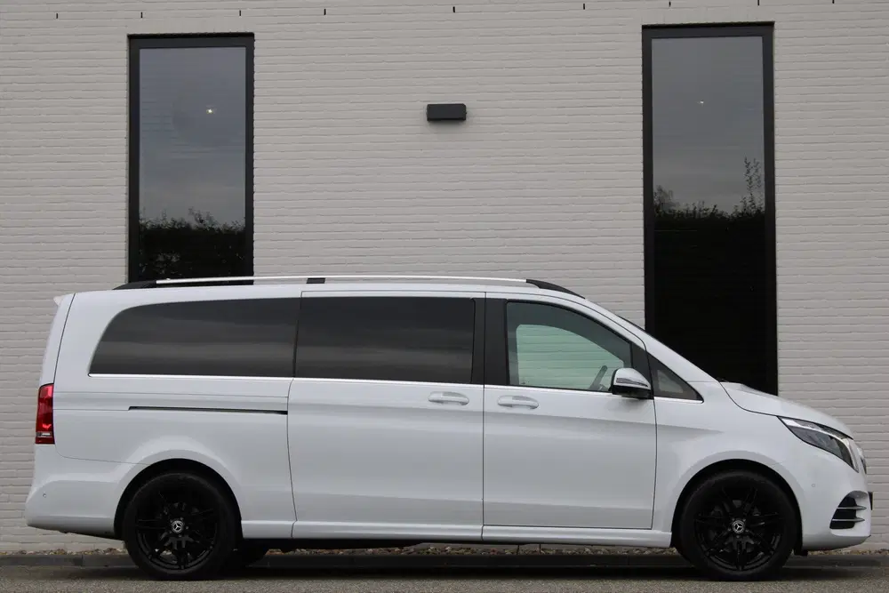 Mercedes-Benz V-Klasse 300d uit 2024, foto 5