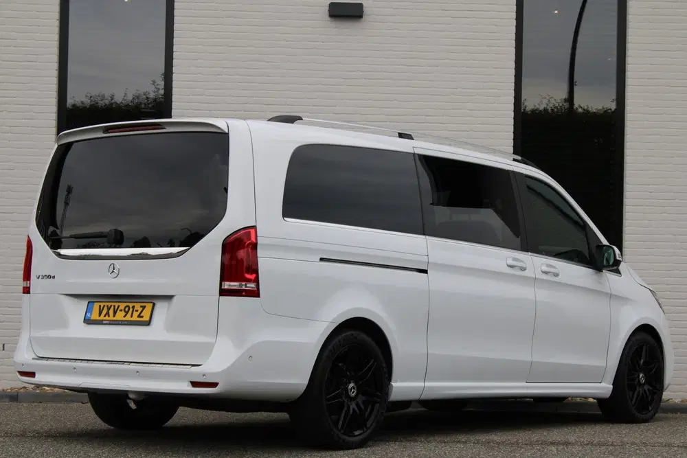 Mercedes-Benz V-Klasse 300d uit 2024, foto 9